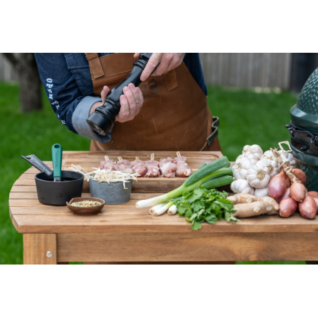 Cast Iron Sauce Pot with Basting Brush